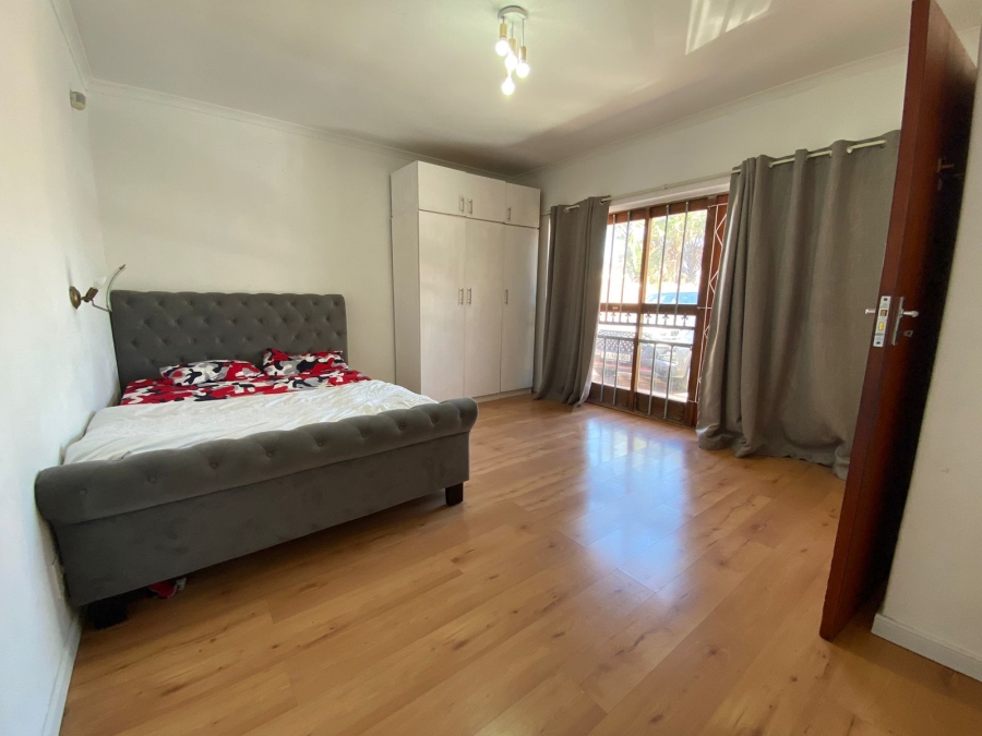 To Let 4 Bedroom Property for Rent in Lansdowne Western Cape